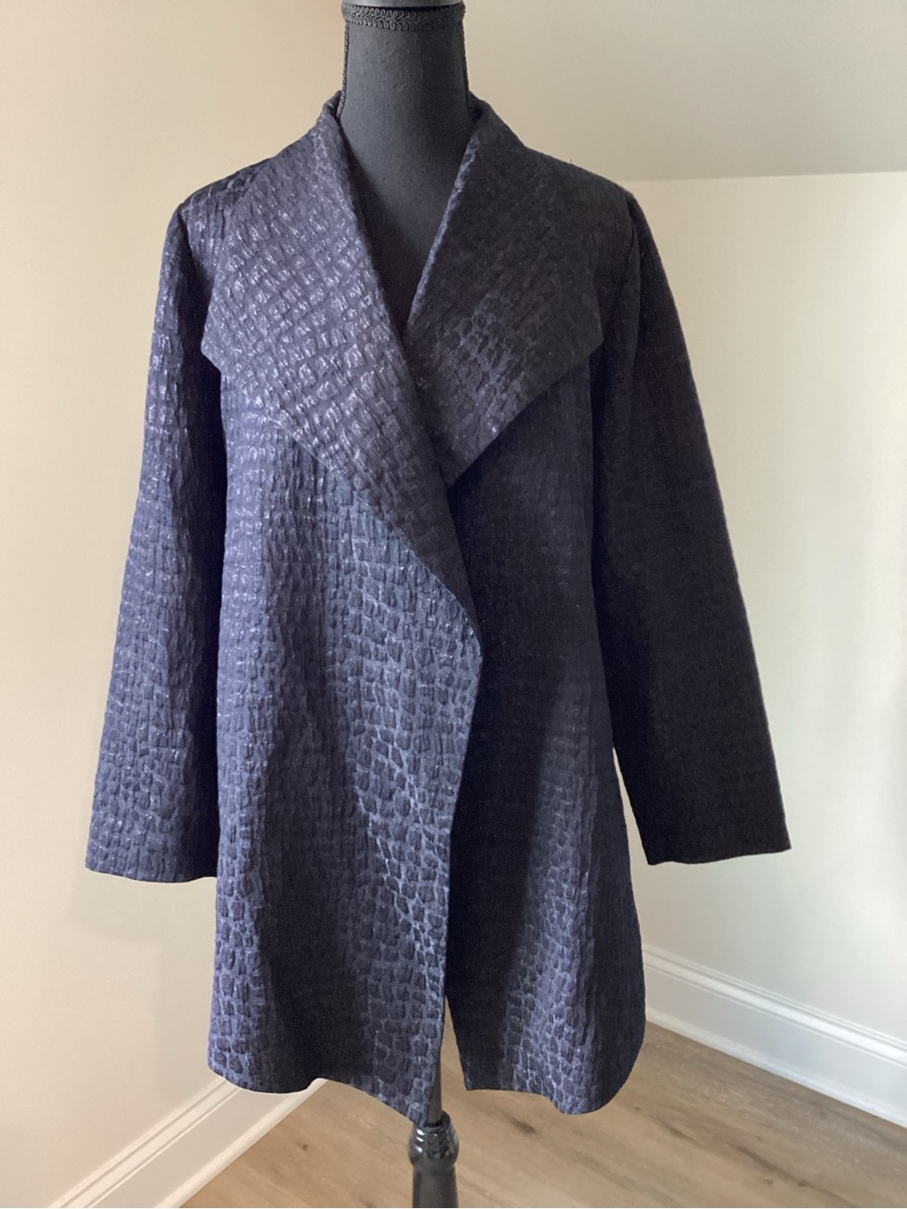 Chico’s Size 1 Medium Navy Textured Waterfall Jacket Quiet Luxury Artsy Chic